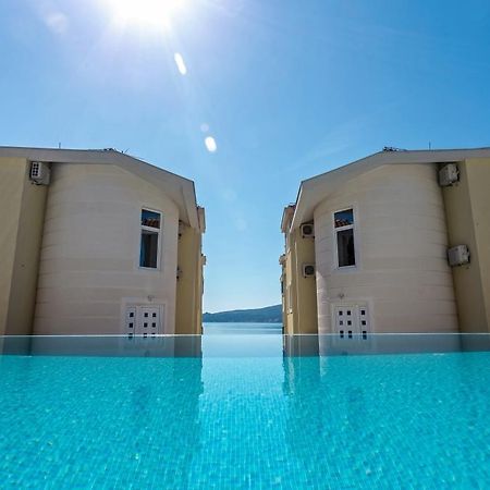 Adriadome Apartments Bijela Bagian luar foto