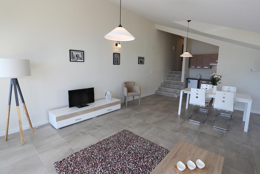 Adriadome Apartments Bijela Bagian luar foto