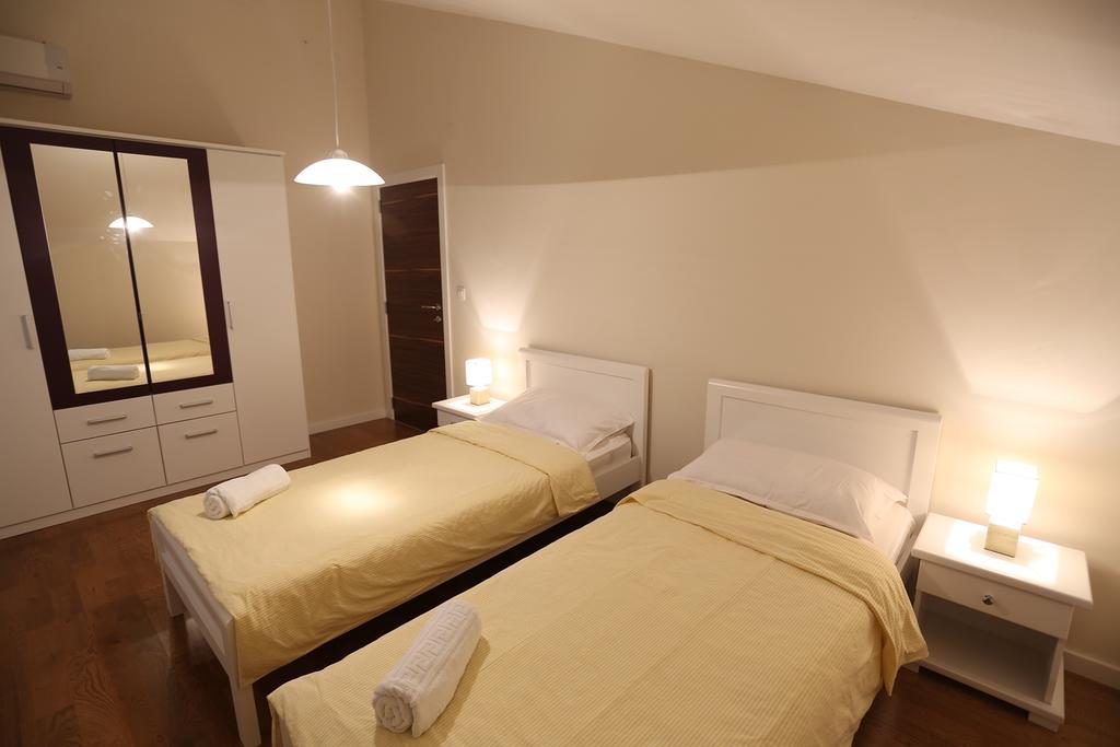 Adriadome Apartments Bijela Bagian luar foto
